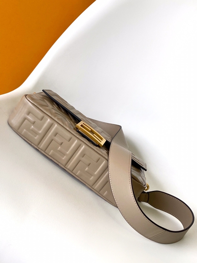 フェンディバッグ内部構造